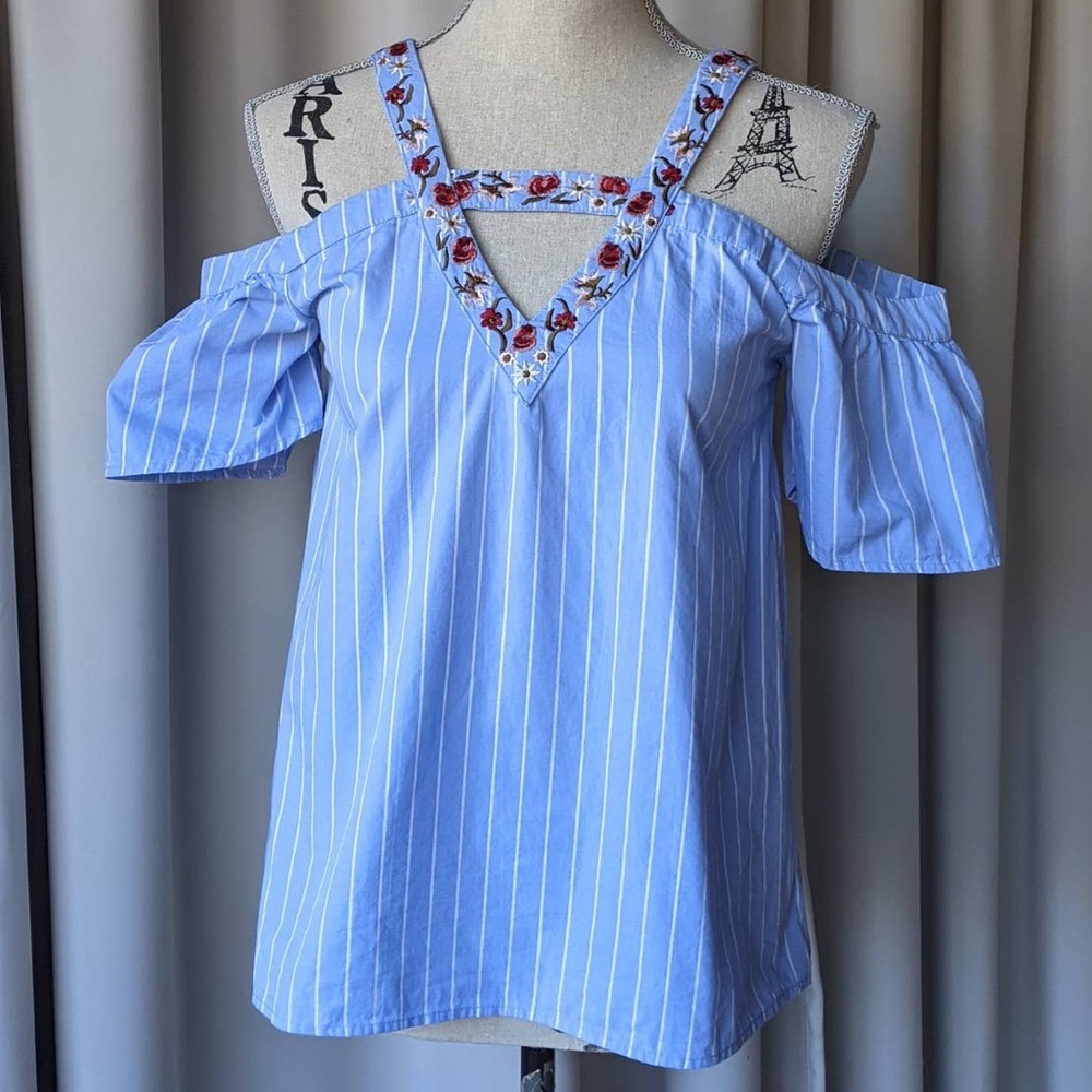 Francesca's Cold Shoulder Floral Blouse